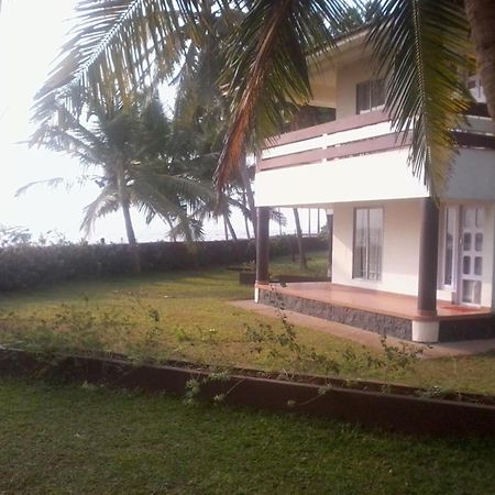 Kappad Beach Resort Chemancheri Exteriör bild