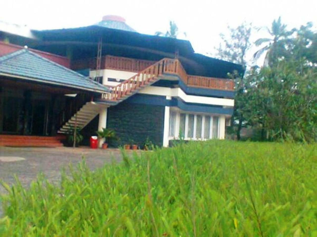 Kappad Beach Resort Chemancheri Exteriör bild