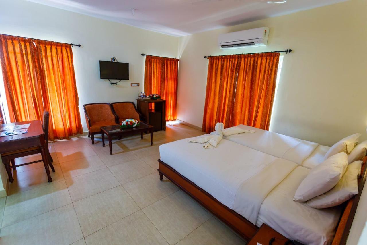 Kappad Beach Resort Chemancheri Exteriör bild